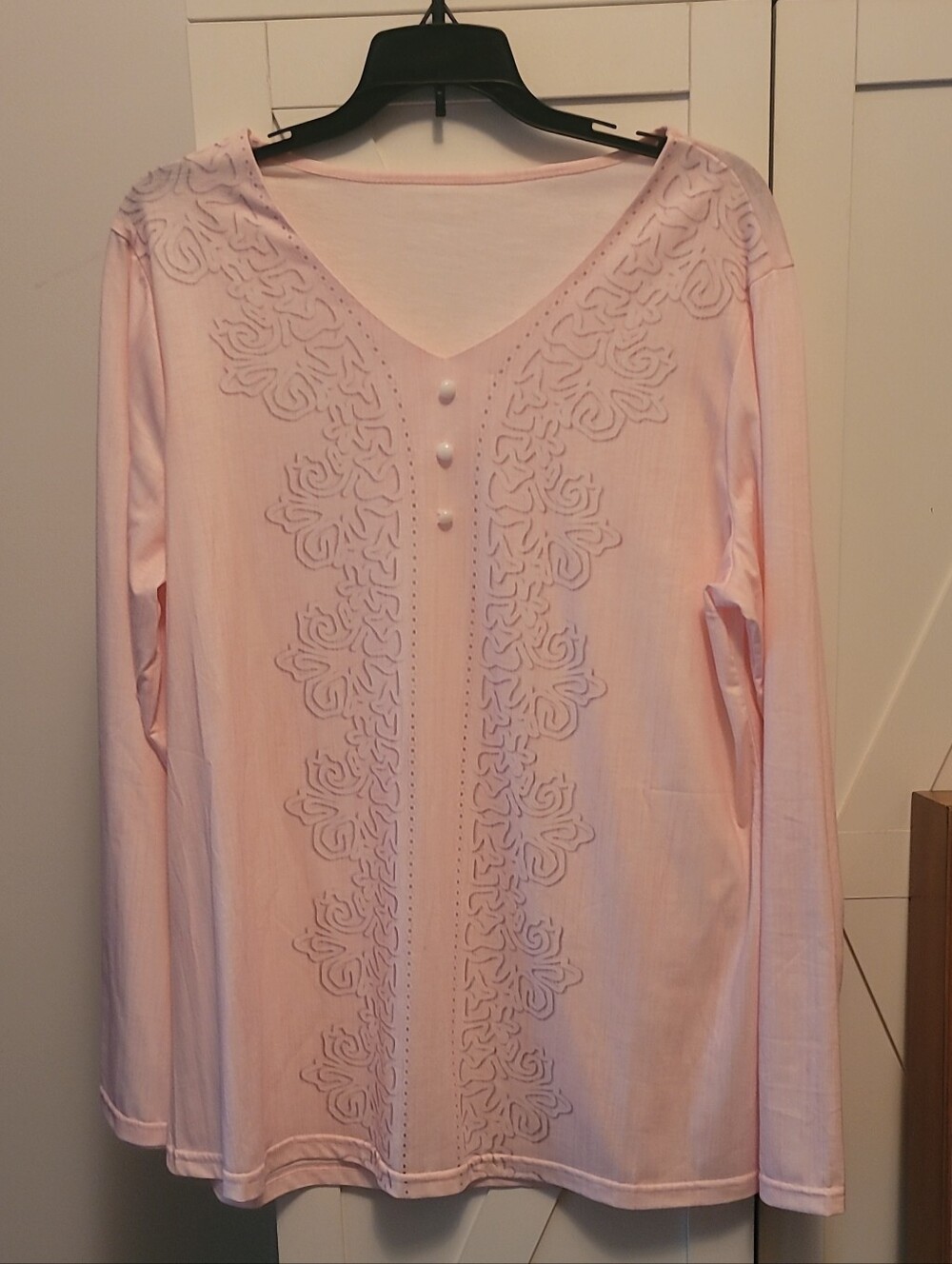 Women's Pink Long-Sleeve, Purple Printed V-Neck Top - Light Pink NWT